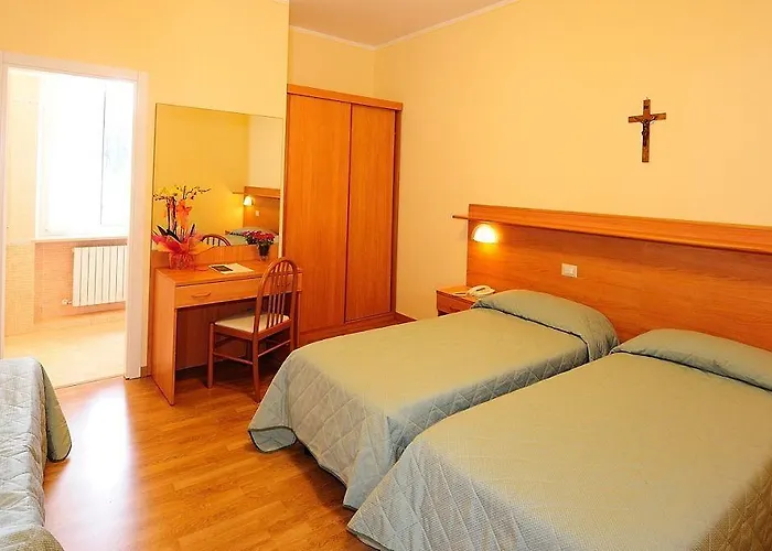 Отель Sacro Cuore 2*